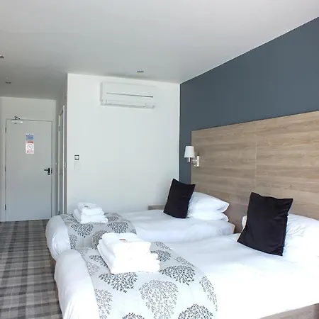 The Piebald Hotel 3*