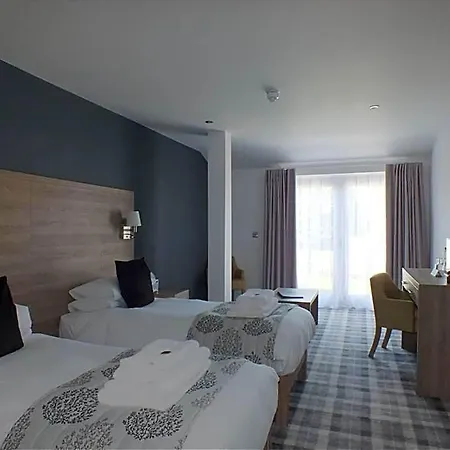 The Piebald Hotel 3*