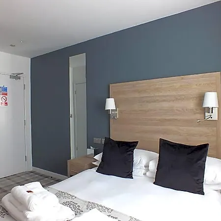 The Piebald Hotel 3*