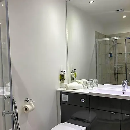 The Piebald Hotel 3*