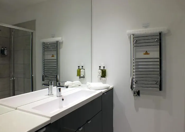 The Piebald Hotel 3*